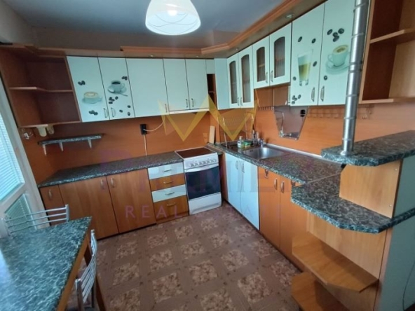 Дава се под наем Четиристаен апартамент в Варна, Трошево - 90 кв.м за 614 € - Снимка #1