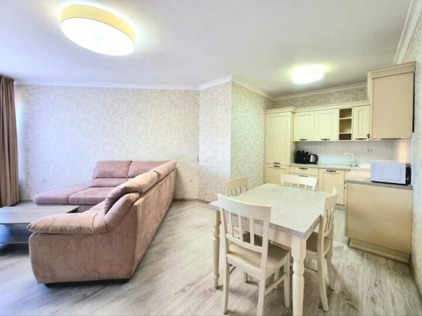 Дава се под наем Двустаен апартамент в Бургас, Изгрев - 63 кв.м за 612 € - Снимка #1