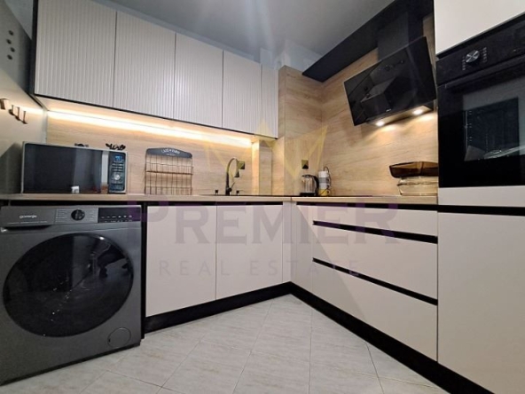 Дава се под наем Двустаен апартамент в Варна, Левски - 67 кв.м за 562 € - Снимка #1