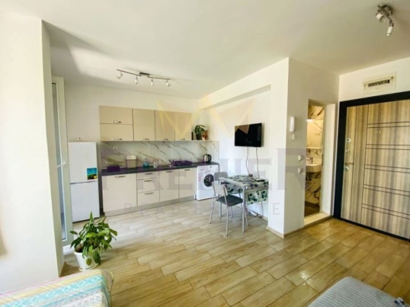 Дава се под наем Едностаен апартамент в Варна, Победа - 45 кв.м за 409 € - Снимка #1