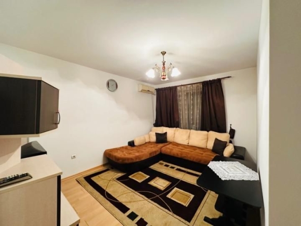 Дава се под наем Тристаен апартамент в Пловдив, Кючук Париж - 70 кв.м за 613 € - Снимка #1