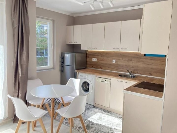 Дава се под наем Двустаен апартамент в Пловдив, Център - 61 кв.м за 484.5 € - Снимка #1