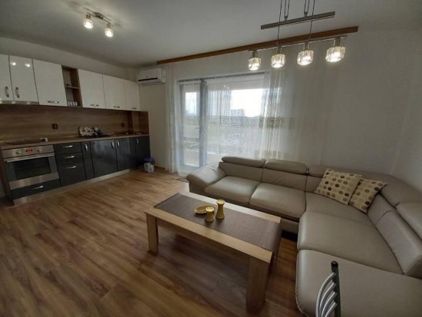 Дава се под наем Двустаен апартамент в Пловдив, Кършияка - 65 кв.м за 434 € - Снимка #1