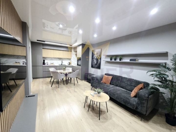 Дава се под наем Тристаен апартамент в Варна, Бриз - 80 кв.м за 1224 € - Снимка #1