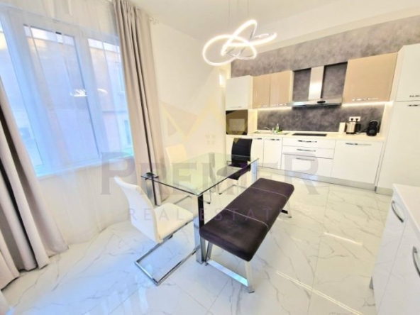 Дава се под наем Четиристаен апартамент в Варна, Център - 100 кв.м за 1000 € - Снимка #1