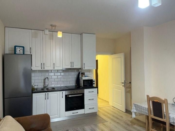 Дава се под наем Тристаен апартамент в Пловдив, Младежки Хълм - 76 кв.м за 510 € - Снимка #1