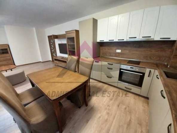 Дава се под наем Тристаен апартамент в Варна, Център - 90 кв.м за 850 € - Снимка #1