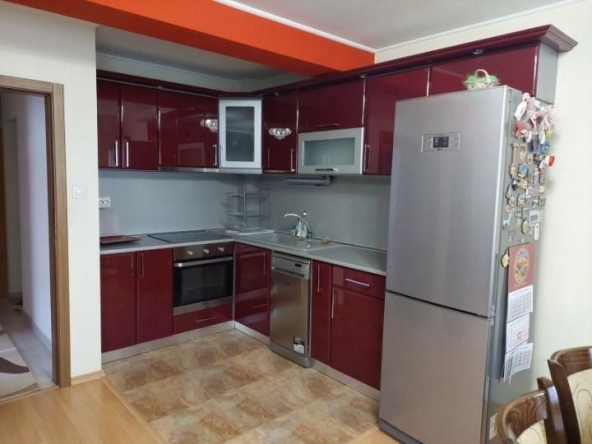 Дава се под наем Тристаен апартамент в Пловдив, Кършияка - 98 кв.м за 550 € - Снимка #1