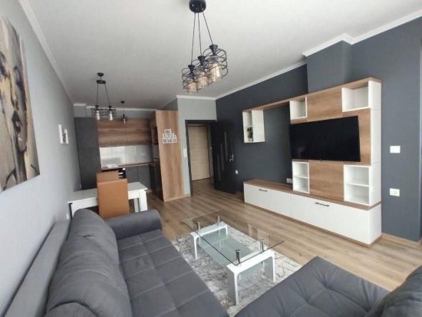 Дава се под наем Двустаен апартамент в Пловдив, Младежки Хълм - 67 кв.м за 600 € - Снимка #1