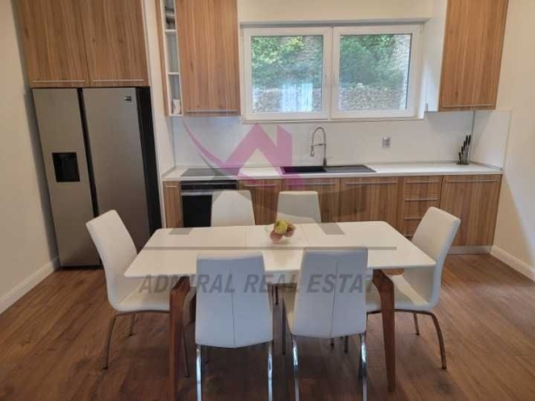 Дава се под наем Тристаен апартамент в Варна, Аспарухово - 105 кв.м за 850 € - Снимка #1