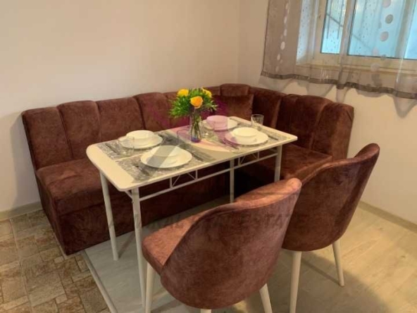 Дава се под наем Едностаен апартамент в Варна, Спортна зала - 25 кв.м за 325 € - Снимка #1