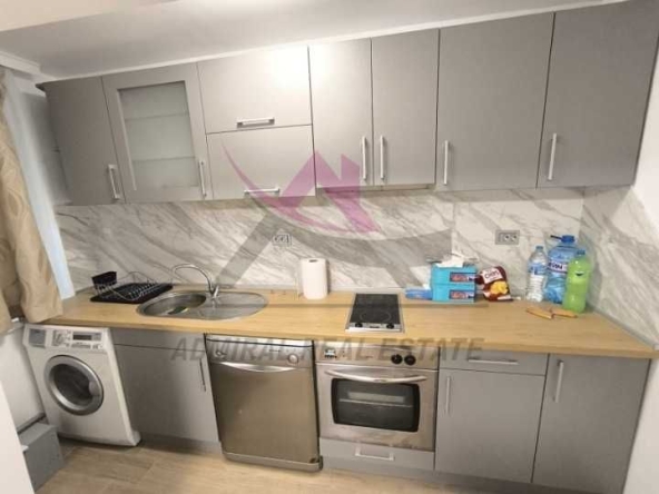 Дава се под наем Етаж от къща в Варна, Колхозен пазар - 60 кв.м за 558.45 € - Снимка #1