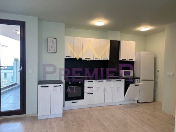 Дава се под наем Тристаен апартамент в Варна, Бриз - 165 кв.м за 1300 € - Снимка #1