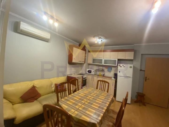 Дава се под наем Тристаен апартамент в Варна, Конфуто - 87 кв.м за 538.56 € - Снимка #1
