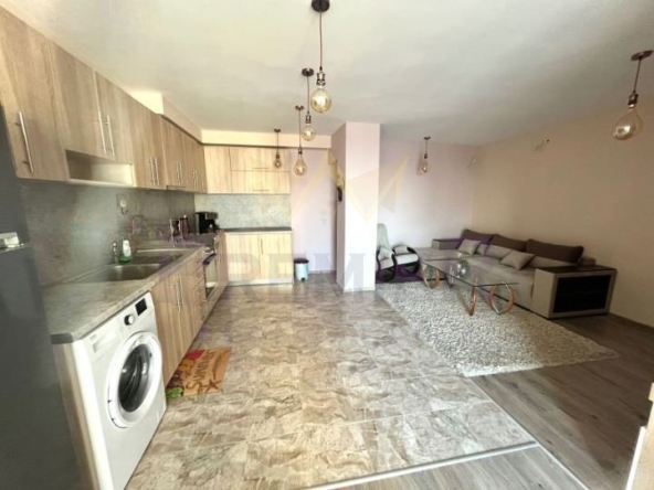 Дава се под наем Двустаен апартамент в Варна, Виница - 75 кв.м за 448.8 € - Снимка #1