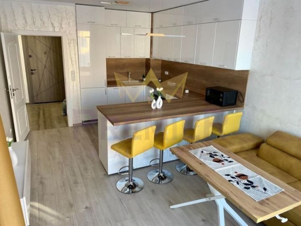 Дава се под наем Двустаен апартамент в к.к. Св.Св. Константин и Елена - 60 кв.м за 650 € - Снимка #1