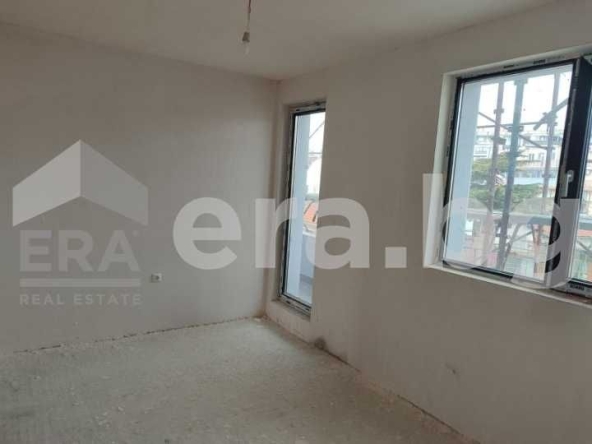 Тристаен апартамент в Варна, Погреби - 102 кв.м за 1471 €/кв.м - Снимка #1