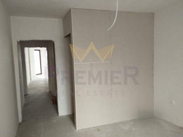Двустаен апартамент в Варна, Колхозен пазар - 79 кв.м за 1059 €/кв.м - Снимка #1