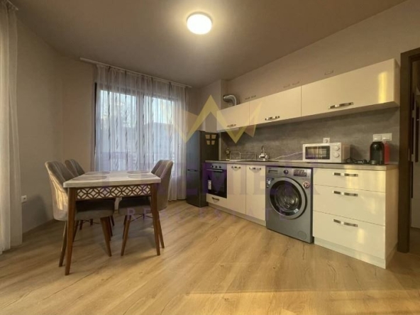 Дава се под наем Тристаен апартамент в Варна, Център - 70 кв.м за 850 € - Снимка #1