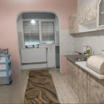 Дава се под наем Тристаен апартамент в Пловдив, Изгрев - 80 кв.м за 281 € - Снимка #1