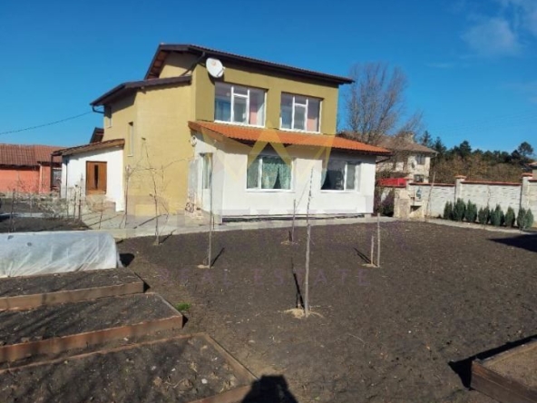 Къща в с. Славеево, Област Добрич - 200 кв.м за 319 €/кв.м - Снимка #1