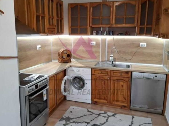 Дава се под наем Тристаен апартамент в Варна, Цветен квартал - 85 кв.м за 448.8 € - Снимка #1