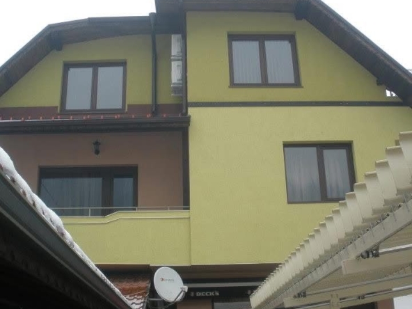 Къща в Тетевен - 420 кв.м за 834 €/кв.м - Снимка #1