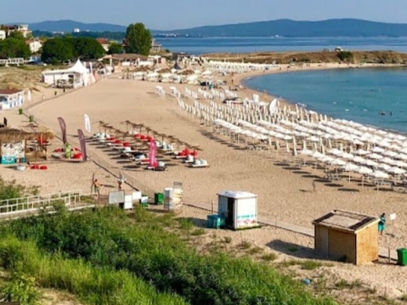 Дава се под наем Двустаен апартамент в с. Лозенец, Област Бургас - 60 кв.м за 76.5 € - Снимка #1