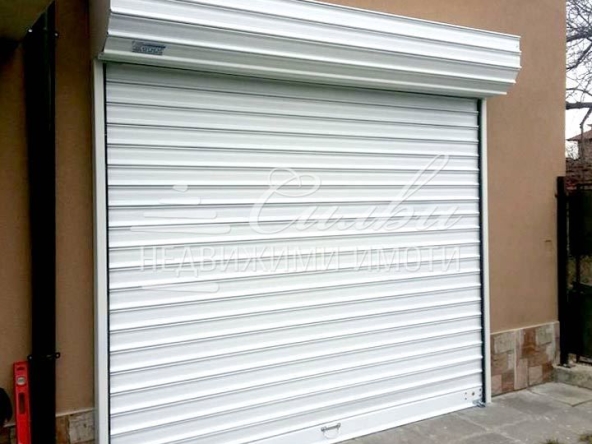 Гараж / Паркомясто в Шумен, 5-ти полк - 18 кв.м за 1360 €/кв.м - Снимка #1