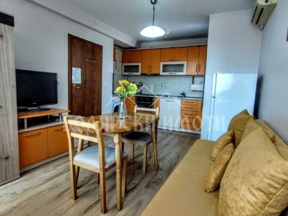 Дава се под наем Двустаен апартамент в Велико Търново, Център - 45 кв.м за 357 € - Снимка #1