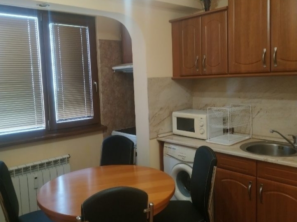 Дава се под наем Едностаен апартамент в Враца, Дъбника - 42 кв.м за 298.86 € - Снимка #1