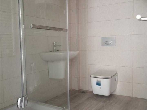 Дава се под наем Двустаен апартамент в Бургас, Изгрев - 62 кв.м за 153 € - Снимка #1