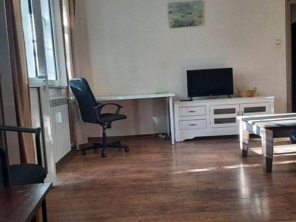Дава се под наем Двустаен апартамент в София, Яворов - 60 кв.м за 698.19 € - Снимка #1