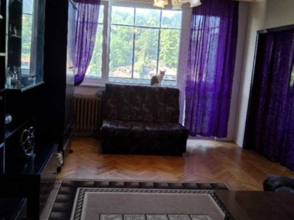 Дава се под наем Двустаен апартамент в Плевен, 9-ти квартал - 70 кв.м за 348.84 € - Снимка #1