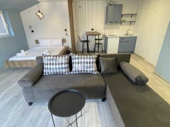 Дава се под наем Едностаен апартамент в Бургас, Лазур - 35 кв.м за 153 € - Снимка #1