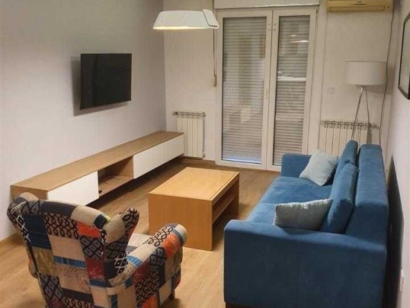 Дава се под наем Двустаен апартамент в Бургас, Славейков - 54 кв.м за 204 € - Снимка #1