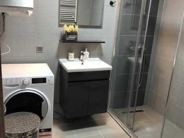 Дава се под наем Двустаен апартамент в Бургас, Лазур - 58 кв.м за 229.5 € - Снимка #1