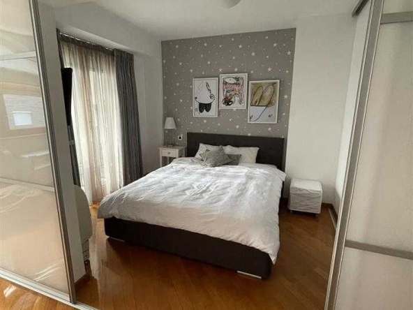 Дава се под наем Двустаен апартамент в Бургас, Славейков - 68 кв.м за 30.6 € - Снимка #1