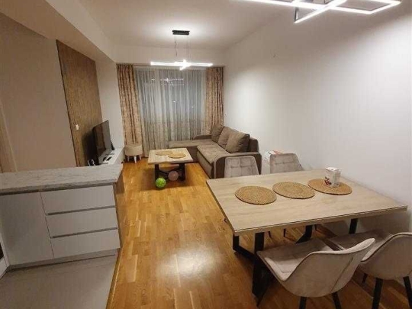 Дава се под наем Двустаен апартамент в Бургас, Изгрев - 67 кв.м за 178.5 € - Снимка #1