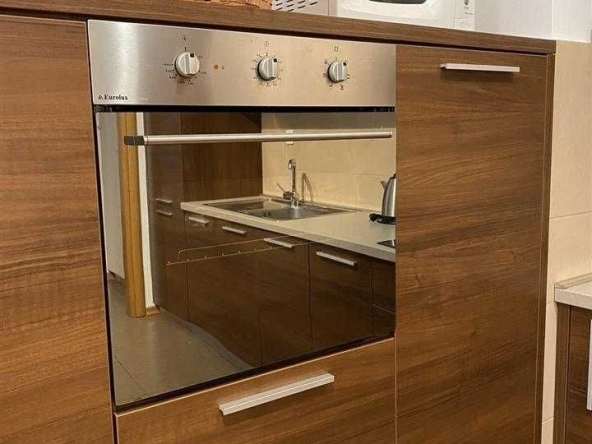 Дава се под наем Двустаен апартамент в Бургас, Славейков - 68 кв.м за 204 € - Снимка #1