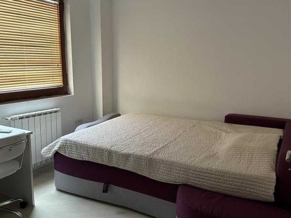 Дава се под наем Двустаен апартамент в Бургас, Център - 63 кв.м за 204 € - Снимка #1