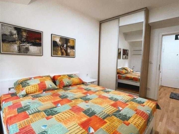 Дава се под наем Двустаен апартамент в Бургас, Лазур - 63 кв.м за 234.6 € - Снимка #1