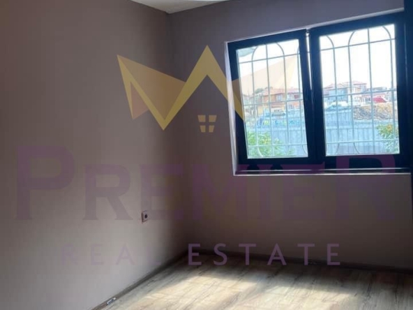 Дава се под наем Четиристаен апартамент в Варна, Автогара - 96 кв.м за 357 € - Снимка #1