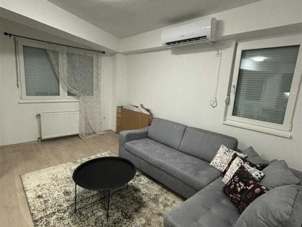 Дава се под наем Двустаен апартамент в Бургас, Център - 55 кв.м за 255 € - Снимка #1