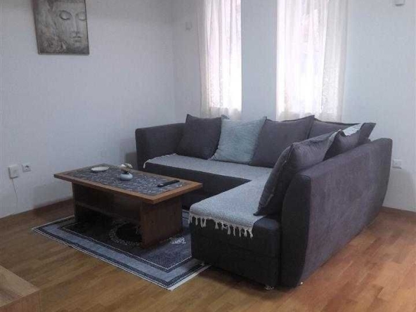 Дава се под наем Двустаен апартамент в Пловдив, Остромила - 65 кв.м за 423.3 € - Снимка #1