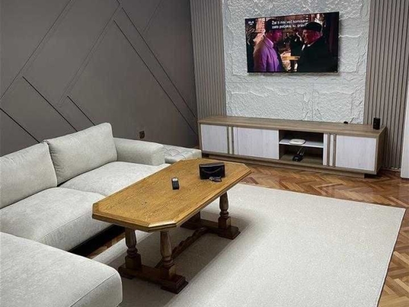 Дава се под наем Двустаен апартамент в Бургас, Славейков - 49 кв.м за 153 € - Снимка #1