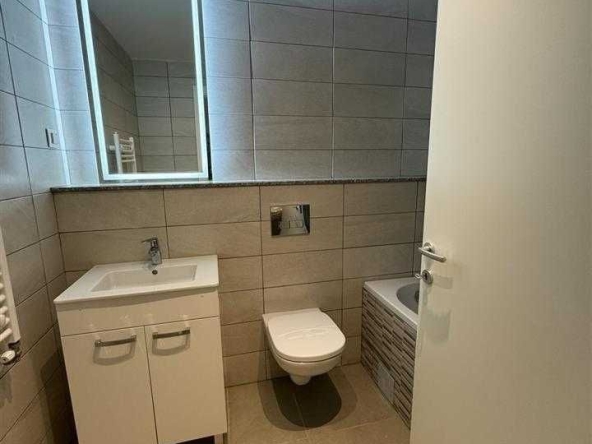 Дава се под наем Двустаен апартамент в Бургас, Славейков - 54 кв.м за 178.5 € - Снимка #1