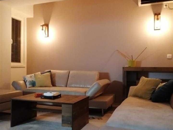 Дава се под наем Двустаен апартамент в Пловдив, Въстанически - 54 кв.м за 290.7 € - Снимка #1