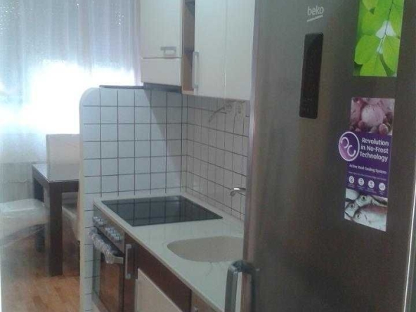 Дава се под наем Двустаен апартамент в Бургас, Лазур - 64 кв.м за 153 € - Снимка #1