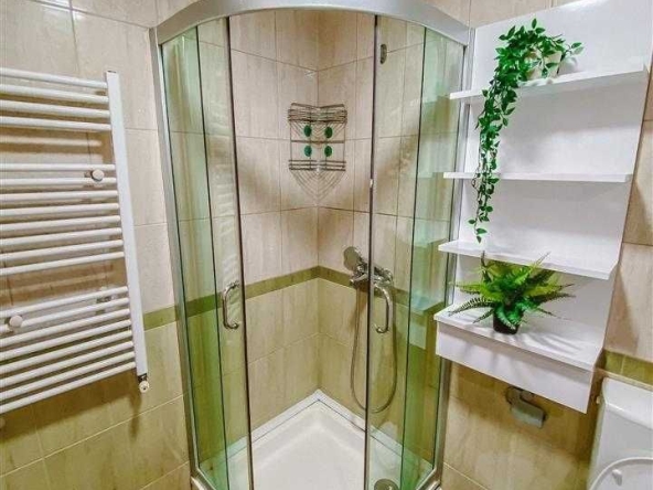 Дава се под наем Двустаен апартамент в Бургас, Славейков - 70 кв.м за 183.6 € - Снимка #1